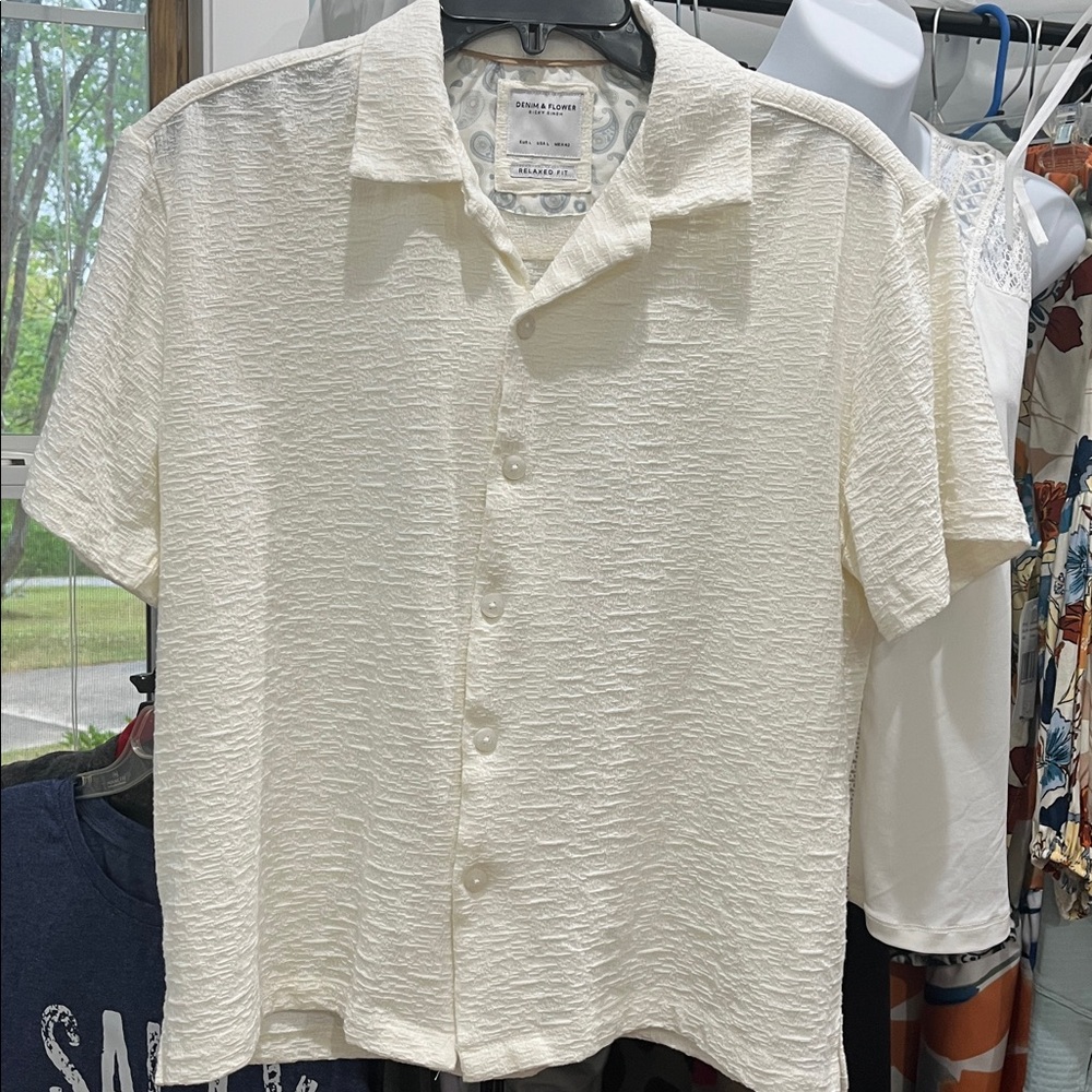 🌷3 Tops for $18 - Denim & Flower OffWhite Textured Button-Down Shirt, Size Large